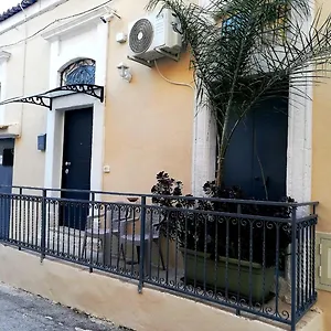 Sicilia - Intera Casa Con Privata Jacuzzi Sauna Bagno Di Vapore Ad Uso Illimitato Appartamento Rosolini